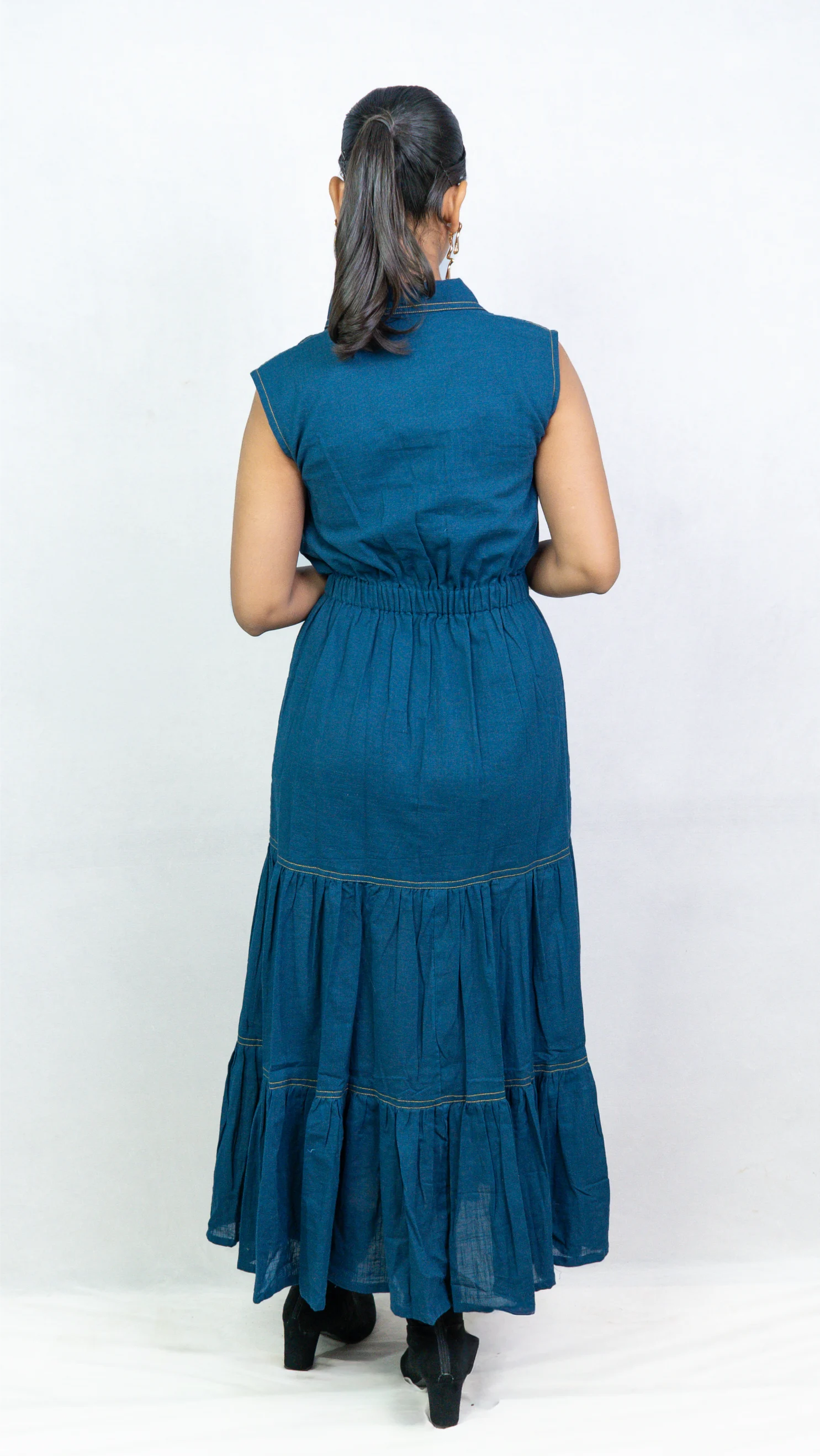 Sleeveless blue collared tier shirt maxi dress